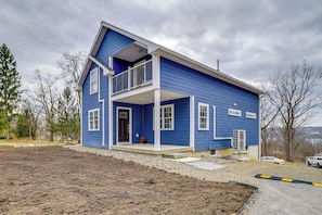 Exterior - Seneca Lake Wine Trail Studio w/ Balcony & Views! (Hector)