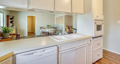 Family Friendly: Peaceful Home in Stamford!