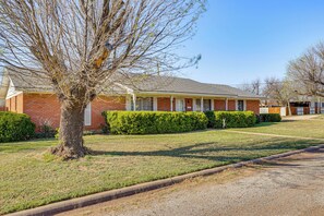 Exterior - Family Friendly: Peaceful Home in Stamford! (Stamford)