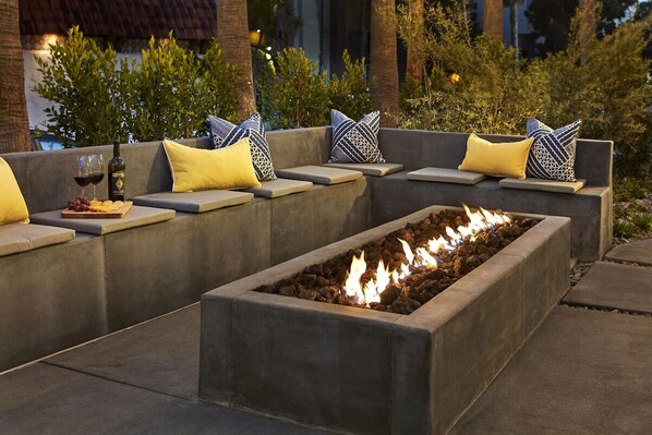 المنطقة المحيطة بالمنشأة