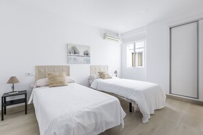 2 chambres, fer et planche à repasser, accès au Wi-Fi (inclus)
