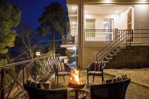 Exterior - Alaya Stays Captains Nest 3 BHK Retreat With Garden & Scenic Views (Kasauli)