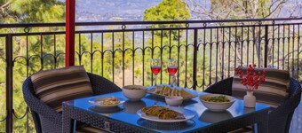 Alaya Stays Captains Nest 3 BHK Retreat With Garden & Scenic Views