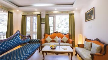 Luxury Room, Balcony, Hill View | Living room