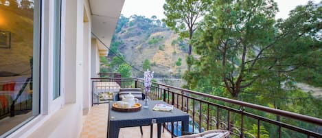 Chambre Luxe, balcon, vue colline | Balcon