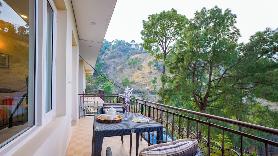 Alaya Stays Captains Nest 3 BHK Retreat With Garden & Scenic Views