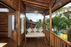 One Bedroom Wooden Suite | Terraza o patio