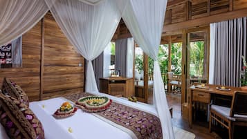 One Bedroom Wooden Suite | Minibar, in-room safe, desk, free WiFi