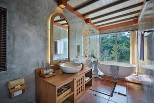 One-Bedroom Suite with Valley View | Bathroom | Separate tub and shower, bathrobes, slippers, bidet