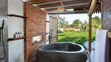Baignoire relaxante profonde