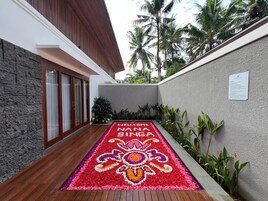 Una piscina cubierta