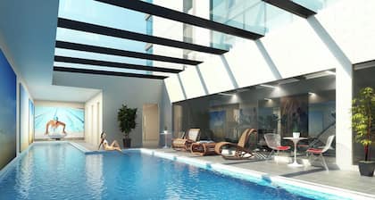 Top Floor Harbour View and Skytower View Apartment in CBD