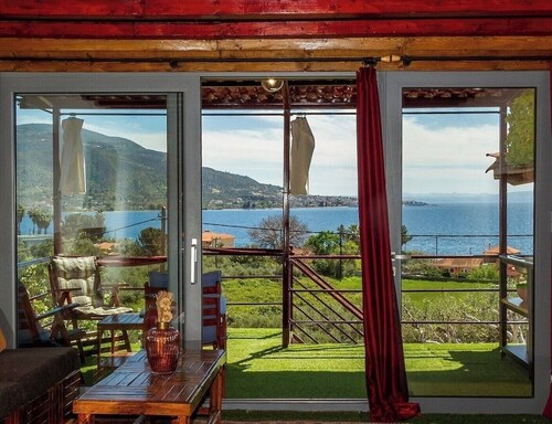 Cozy House with Amazing Panoramic View and Unique Outdoor!