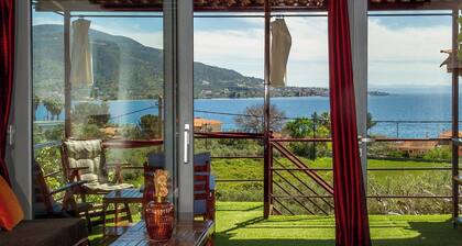 Cozy House with Amazing Panoramic View and Unique Outdoor!