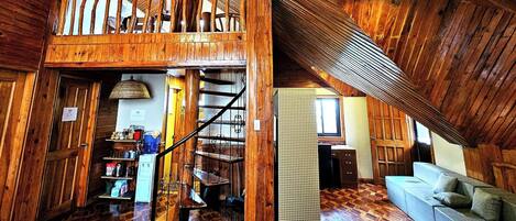 Dortoir partagé, 1 chambre, balcon | Salle de séjour