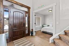 8 habitaciones, escritorio, tabla de planchar con plancha y wifi gratis 