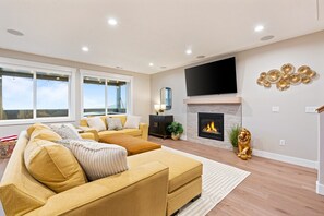 Smart TV, fireplace, video games, ping pong