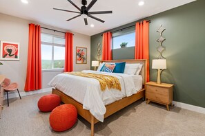 7 makuuhuonetta, työpöytä, silitysrauta/-lauta, vauvan matkasänky