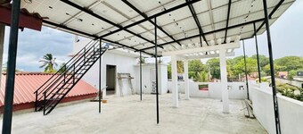 Trinco Town Family Guest House 4-bedroom bungalow in charming Trincomale with AC