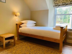 3 soverom, reiseseng for barn, wi-fi og sengetøy