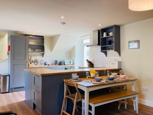 Fridge, microwave, oven, dishwasher