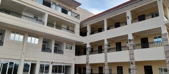 9-room hotel in phenomenal Busia with WiFi