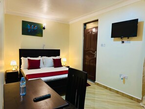 9 bedrooms, iron/ironing board, WiFi, bed sheets