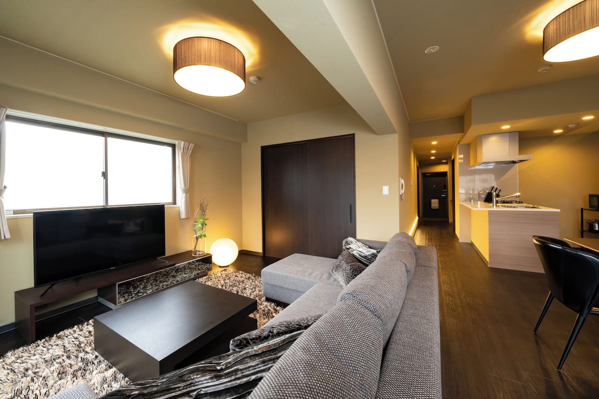 4D | 2 bedrooms, individually decorated, individually furnished