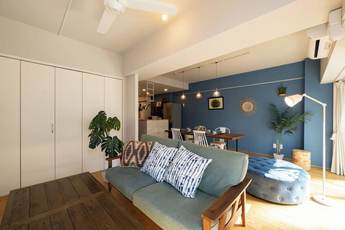 1B | 2 bedrooms, individually decorated, individually furnished