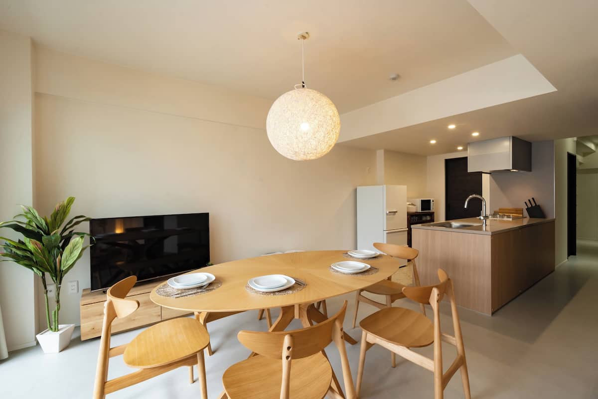 4A | 2 bedrooms, individually decorated, individually furnished