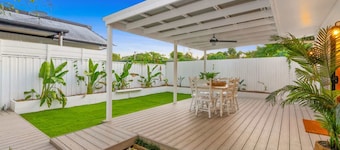 Bright and Spacious Triplex Near Holloways Beach