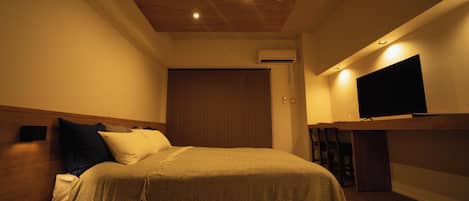 Studio Suite | Soundproofing, free WiFi