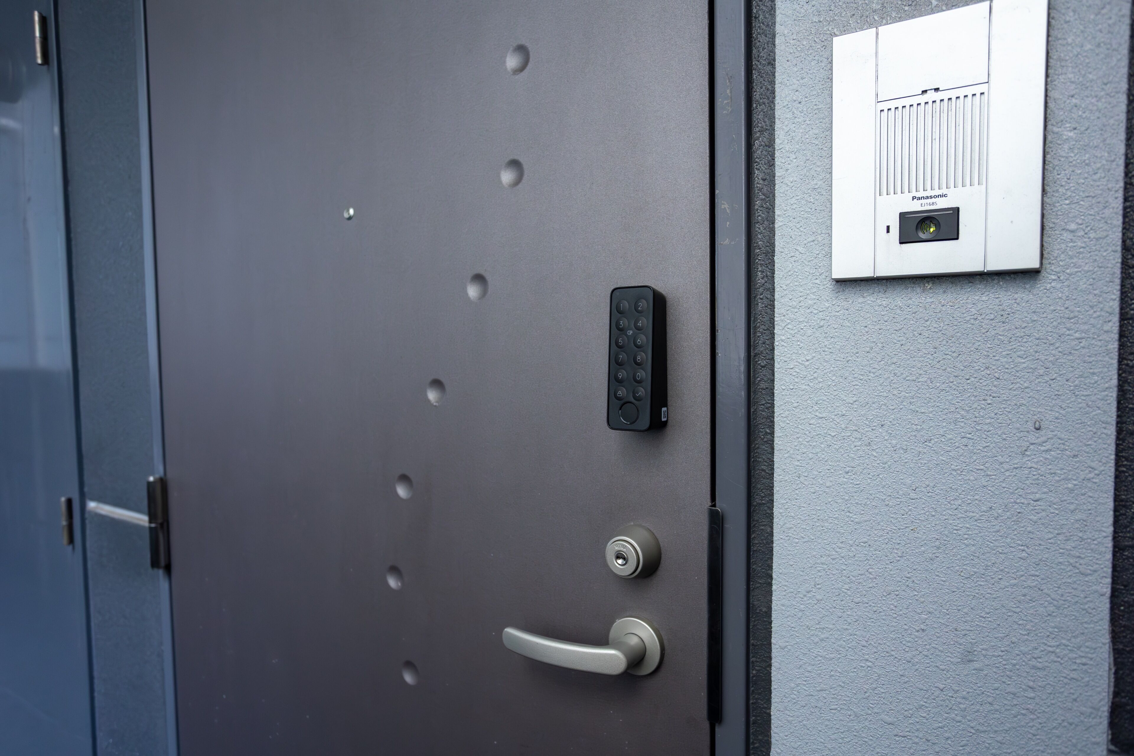 Soundproofing, free WiFi