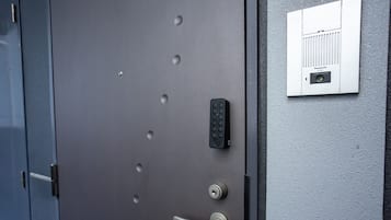 Soundproofing, free WiFi