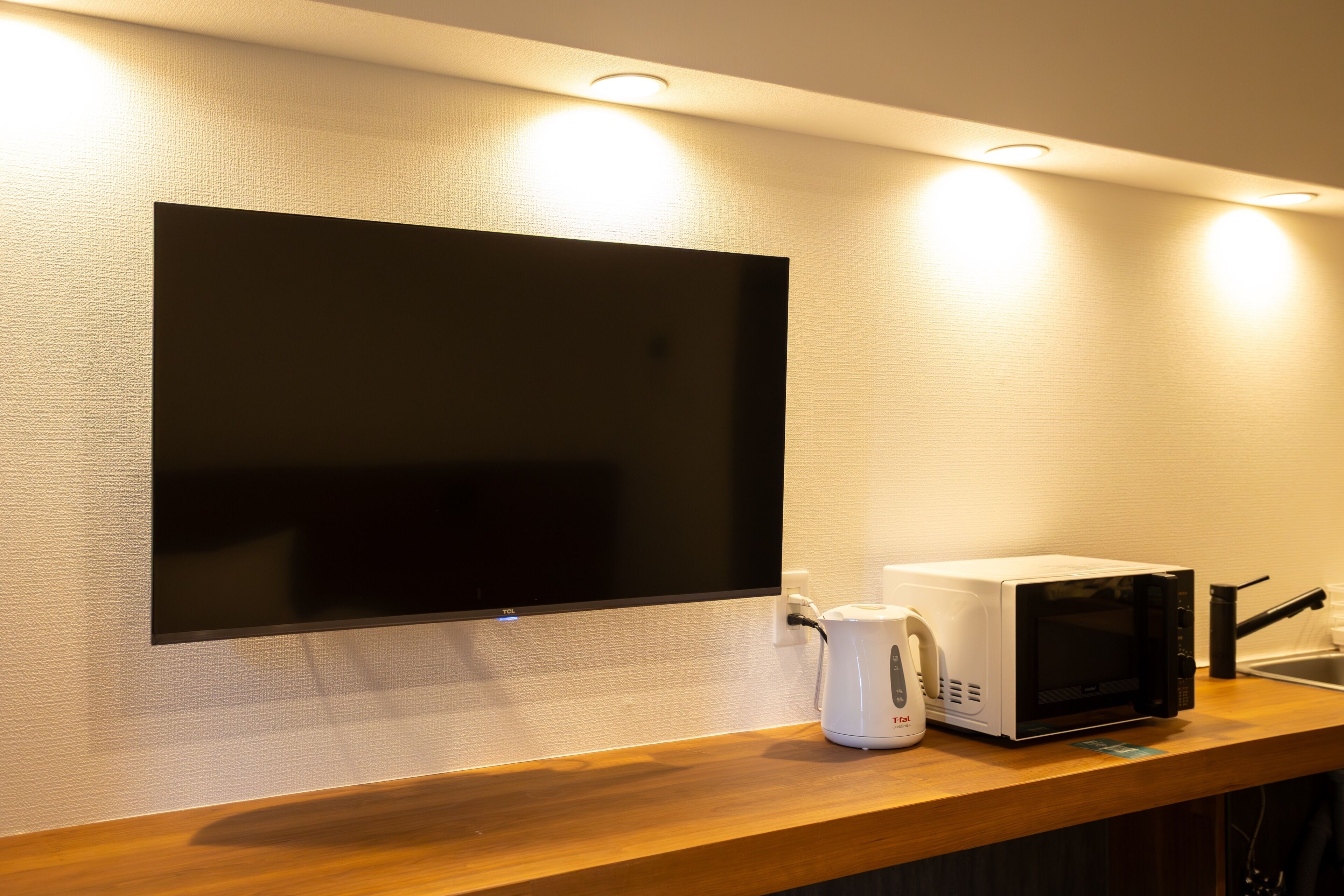 Studio Suite | Soundproofing, free WiFi