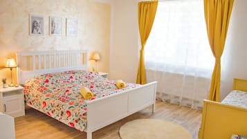 2 bedrooms, iron/ironing board, travel cot, WiFi