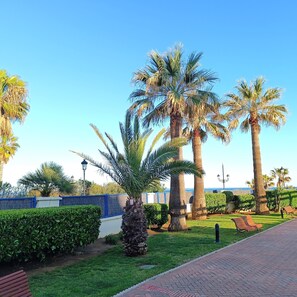 Property grounds - La Noria beachfront apartment (Manilva)