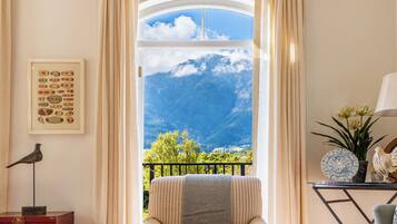 One Bedroom Lake View Villa 32 | View from room