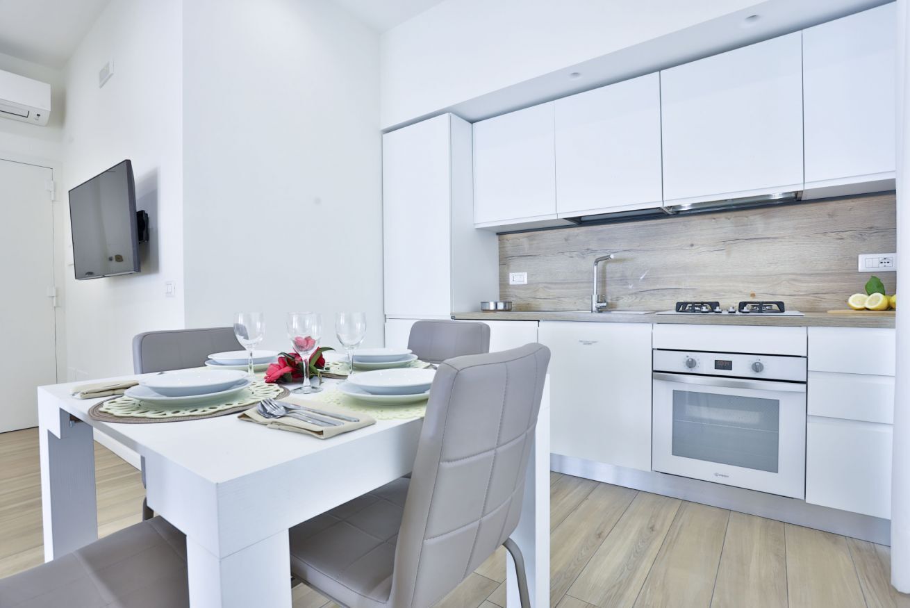 Geladeira, fogão, cooktop, lava-louças