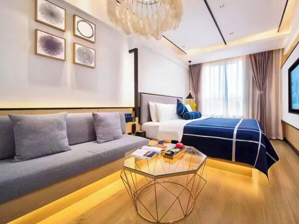 Classic Double Room, City View | Free WiFi - Z Holiday Hotel (Chengdu)