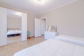 2 chambres, fer et planche à repasser, Wi-Fi, draps fournis
