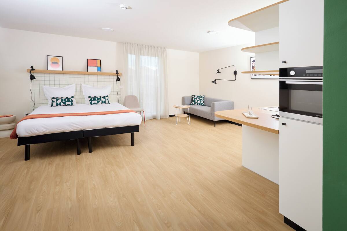 Appart M Premium | Desk, soundproofing, WiFi (free), individually furnished