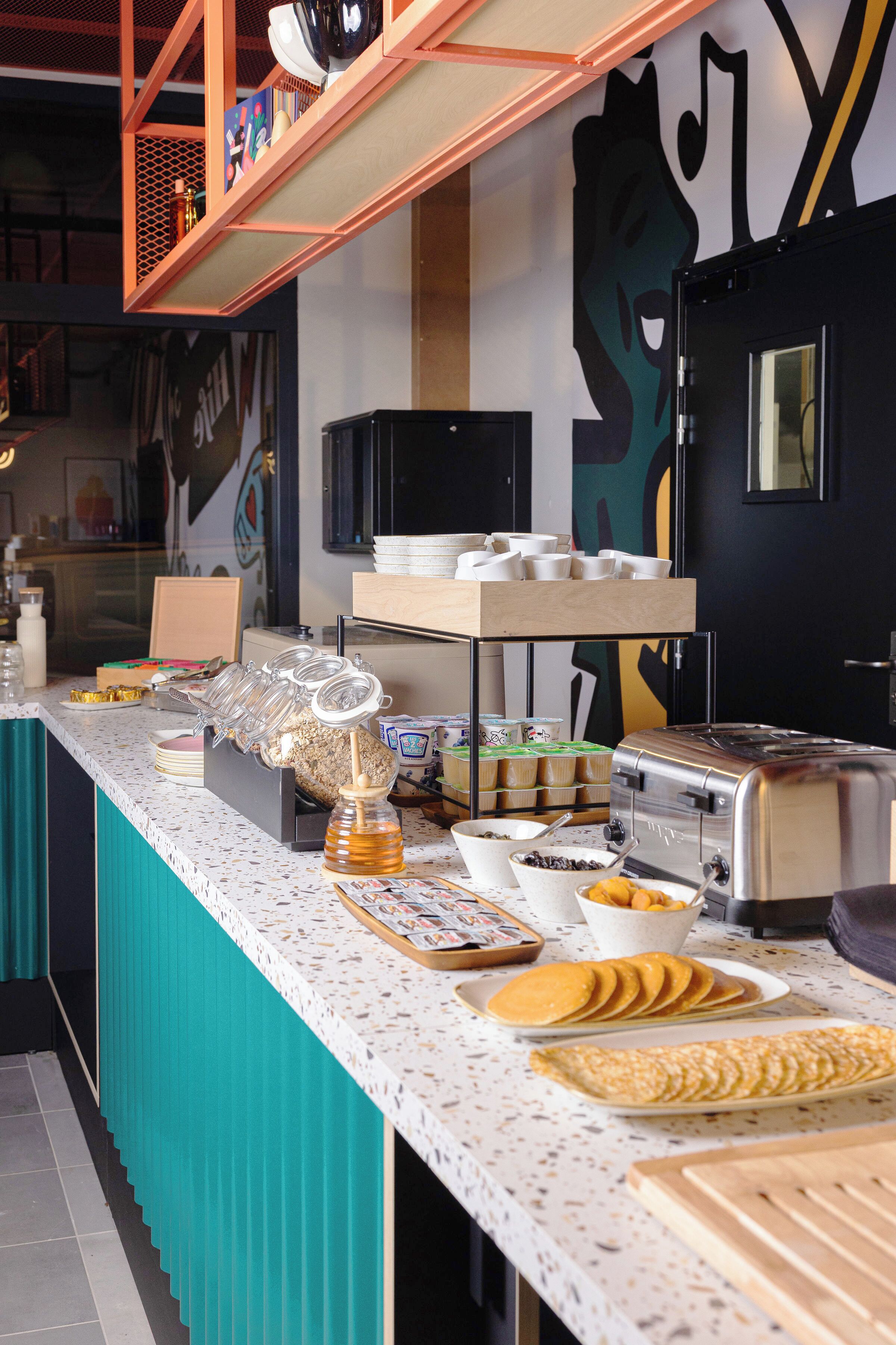 Daily continental breakfast (EUR 15 per person)