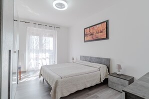 2 chambres, fer et planche Ă repasser, draps fournis