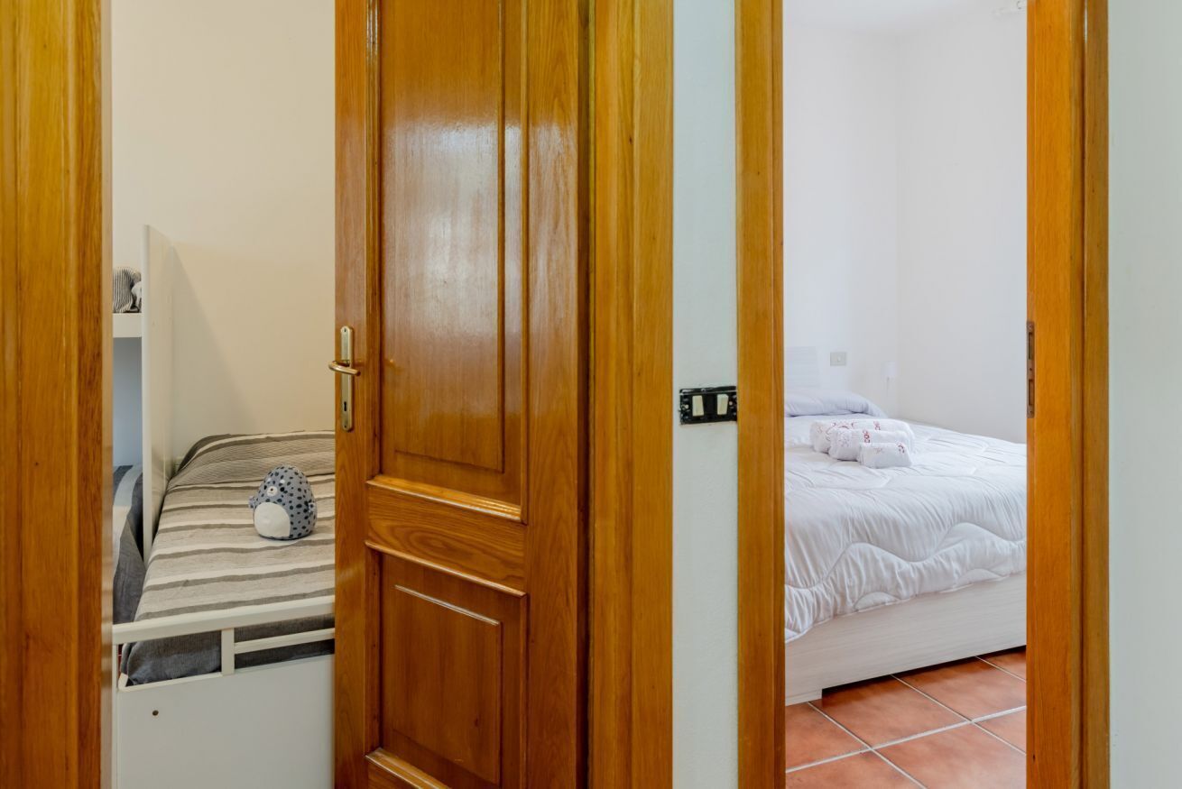 2 bedrooms, iron/ironing board, Internet