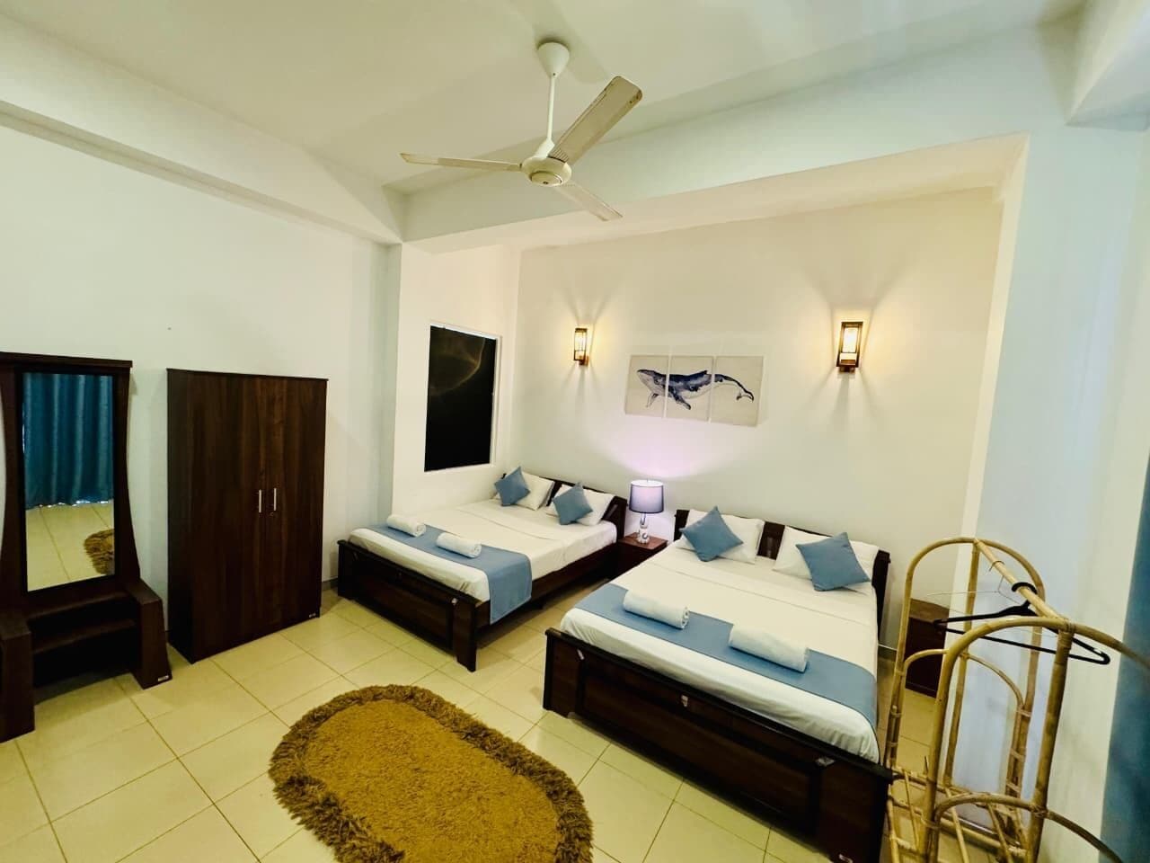 Familie vierpersoonskamer, 1 slaapkamer, uitzicht op de stad | Een bureau, een laptopwerkplek, verduisterende gordijnen