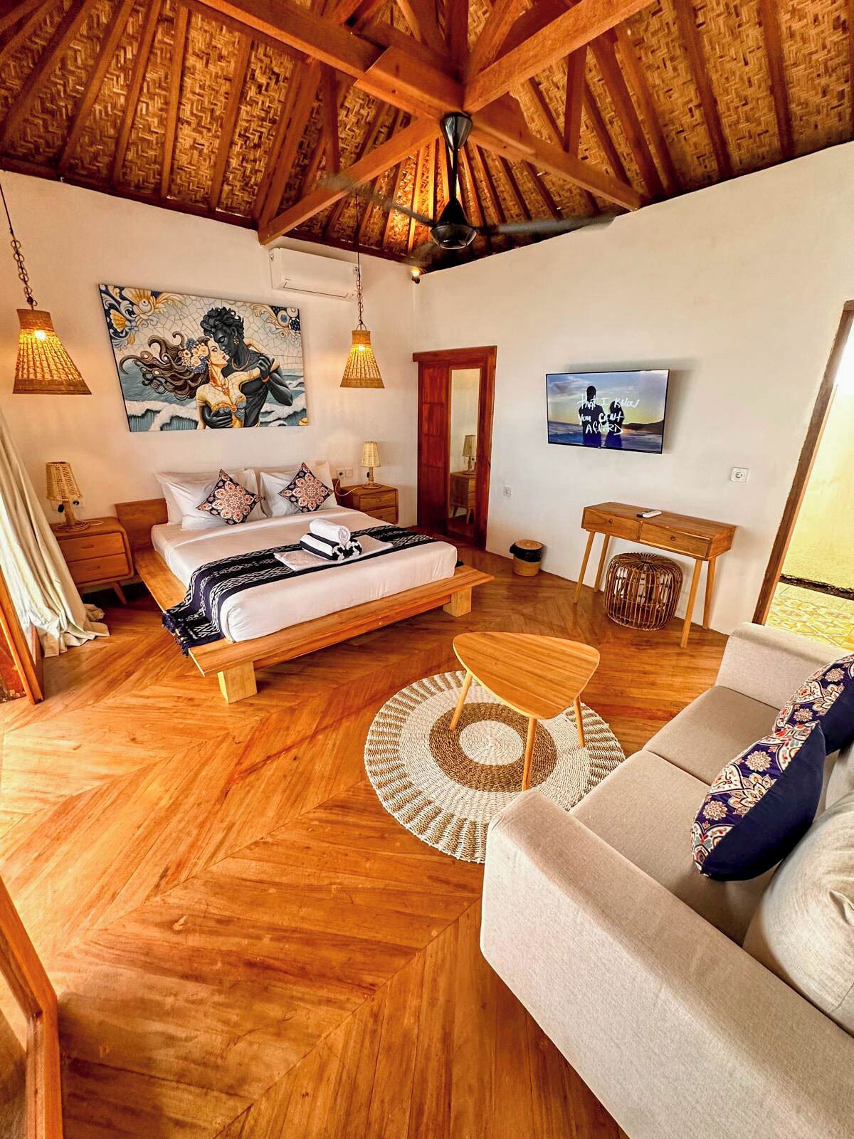 Luxury Villa, 1 Bedroom, Pool View, Beachfront | Laptop workspace, free WiFi, bed sheets