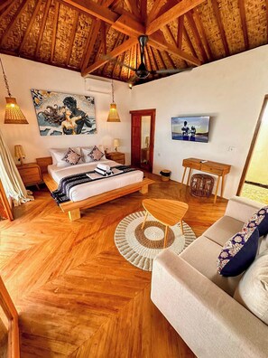 Luxe villa, 1 slaapkamer, uitzicht op zwembad, aan het strand | Een laptopwerkplek, gratis wifi, beddengoed