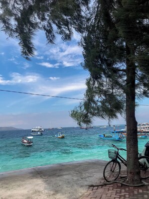 Deluxe Room, 1 Bedroom, Beachfront | Laptop workspace, free WiFi, bed sheets - RATU Village - Gili Air Stay (Gili Air)