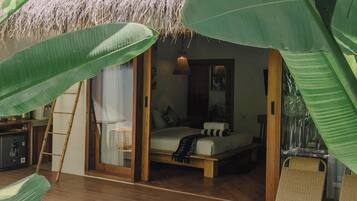 Villa Luxe, 1 chambre, vue piscine, en front de plage | Espace de travail pour ordinateur portable, Wi-Fi gratuit, draps fournis